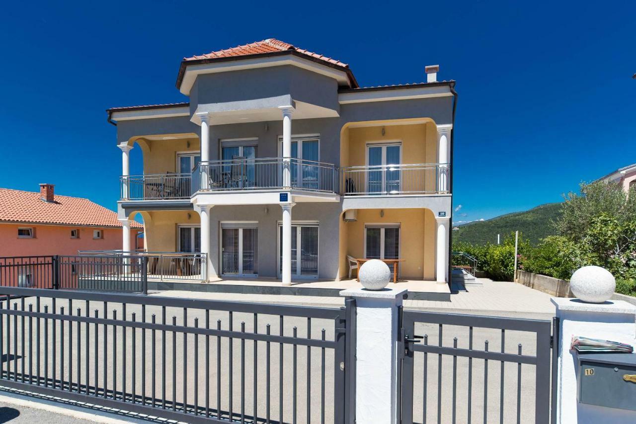 Moderne Souterrainwohnung Crikvenica Exterior foto