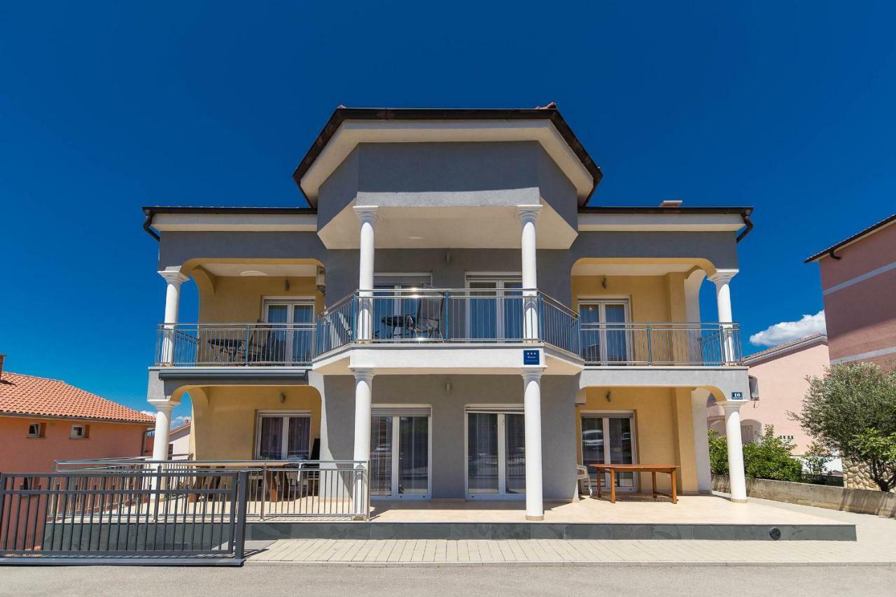 Moderne Souterrainwohnung Crikvenica Exterior foto